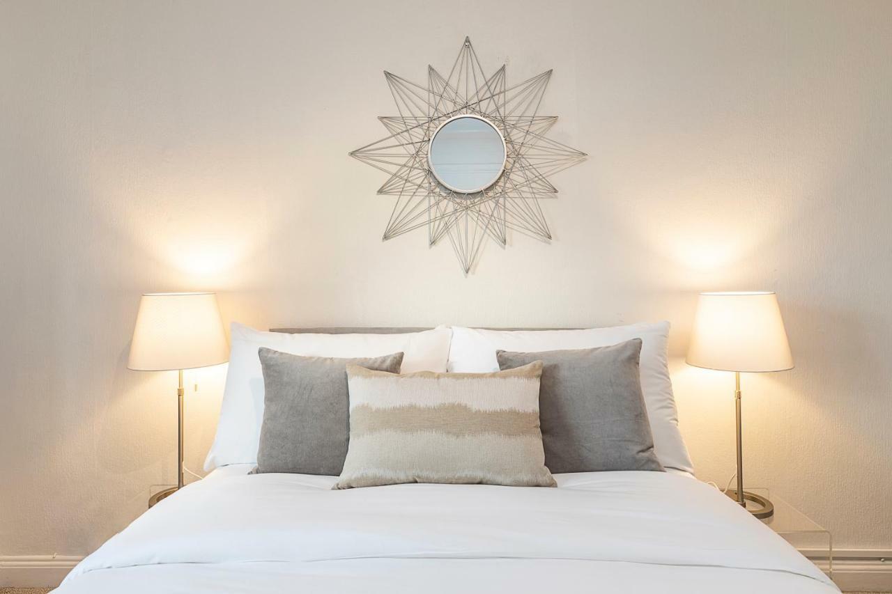 Grand Swiss Cottage Apartment London Eksteriør billede