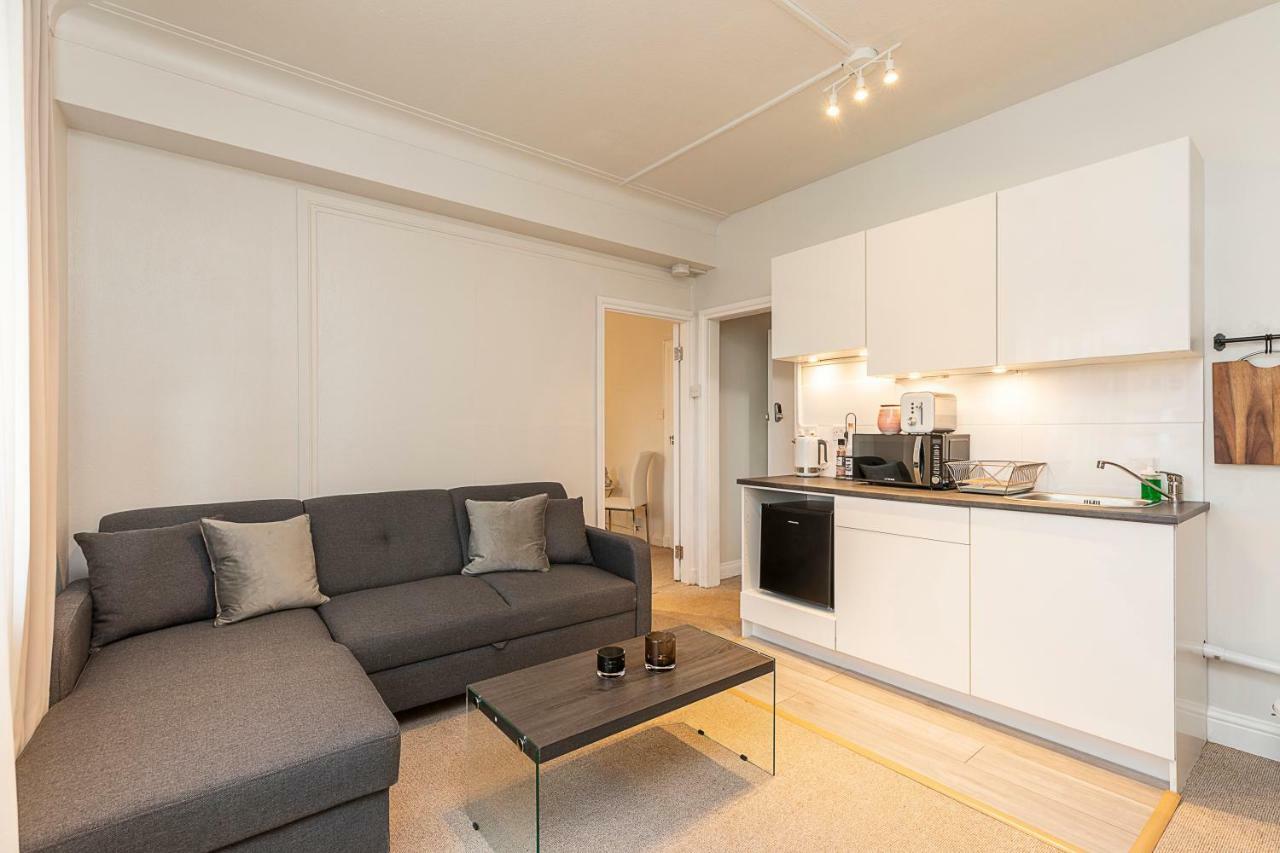 Grand Swiss Cottage Apartment London Eksteriør billede