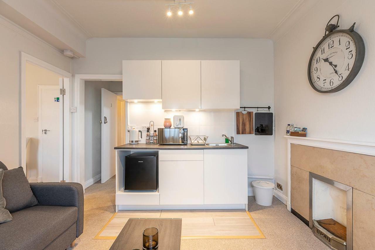 Grand Swiss Cottage Apartment London Eksteriør billede
